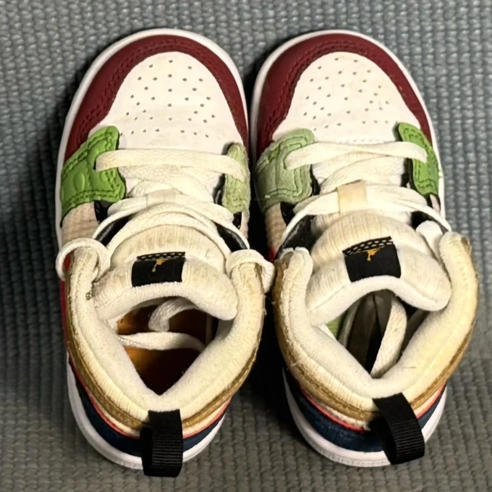 Nike Air Jordan 1 Mid SE TD 'Messy Room' Shoes DR6959-100 Toddler Size 6C - Picture 5 of 9